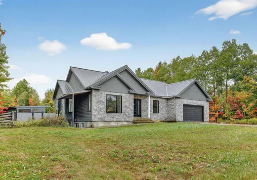 Maison à vendre - 14250 Boul. Laurier, Terrebonne, J7M 1W6