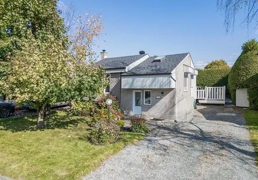 Maison à vendre - 124 Rue Croteau, Rock Forest-Saint-Élie-Deauville, J1R 0L8