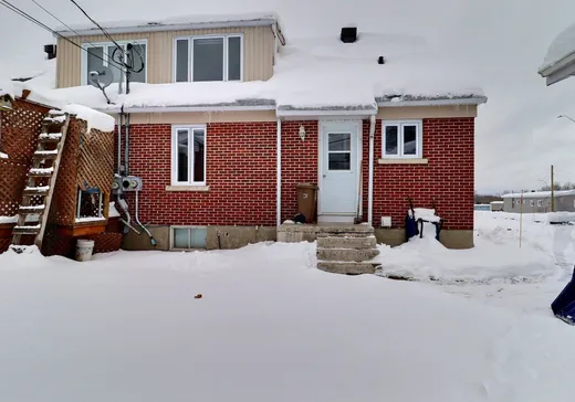 House for sale - 74 Rue du Curé-Jourdon, Senneterre, J0Y 2M0