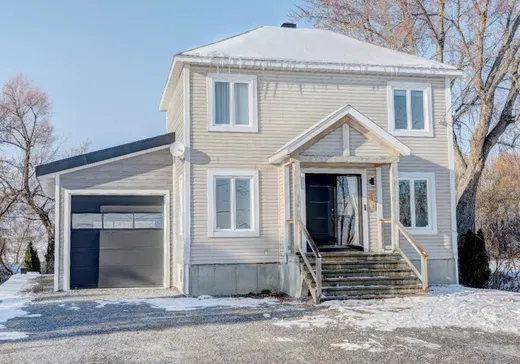 Two or more stories for sale - 185 Rg de la Presqu'île, St-Damase, J0H1J0