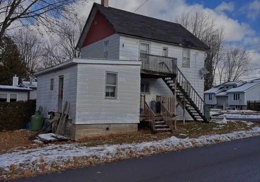 Maison à étages à vendre - 143 Rue Principale, Grenville, J0V1J0