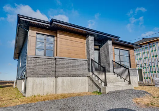 House for sale - 71 Rue des Récoltes, Sainte-Barbe, J0S 1P0