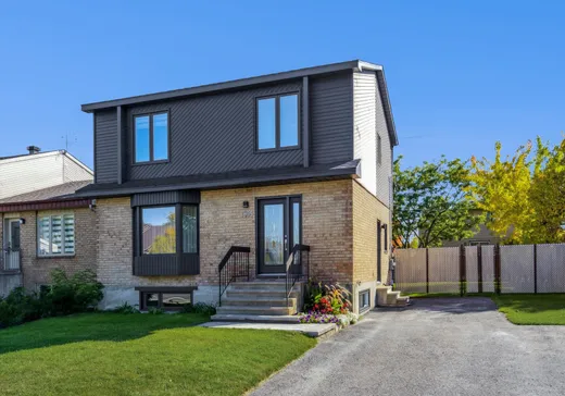 Two or more stories for sale - 3305 Rue Ovila-Hamel, St-Hubert, J3Y8P6