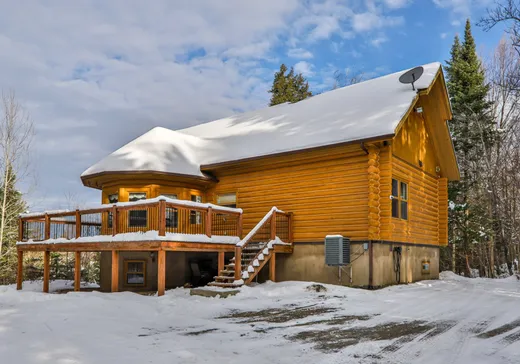 House for sale - 16 Ch. du Grand-Pic, Saint-Sauveur, J0R 1A0