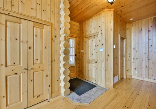 House for sale - 16 Ch. du Grand-Pic, Saint-Sauveur, J0R 1A0