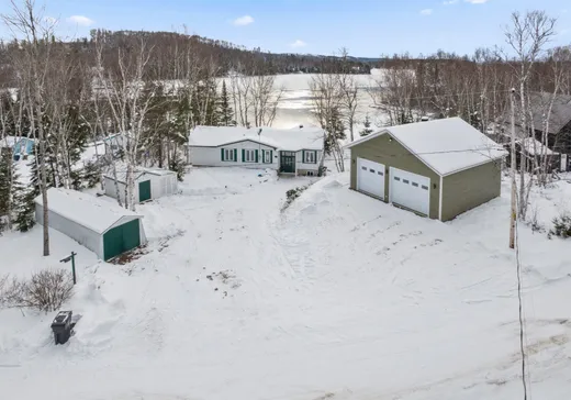 Maison à vendre - 2040 Ch. du Lac-St-Stanislas N., Saint-Zenon, J0K 3N0