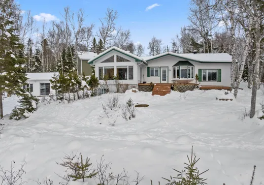 Maison à vendre - 2040 Ch. du Lac-St-Stanislas N., Saint-Zenon, J0K 3N0