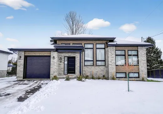 Maison à vendre - 46 Rue St-Émilion, Lachute, J8G 0C3
