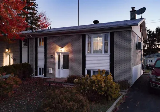 Bungalow à vendre - 758 Rue Jolliet, Pointe-Du-Lac, G9B1E1