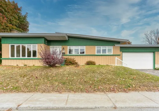 Bungalow à vendre - 2705 Boul. de Shawinigan-Sud, Shawinigan-Sud, G9P2B3