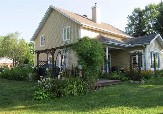 House for sale - 6051 Rue des Marguerites, Grand-Mere, G9T 7C4