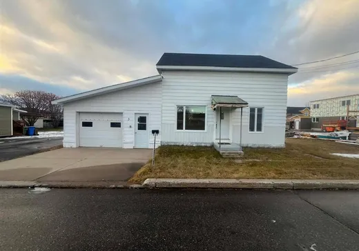 Maison à étages à vendre - 3 Rue de Tonawanda, Port-Cartier, G5B2C4