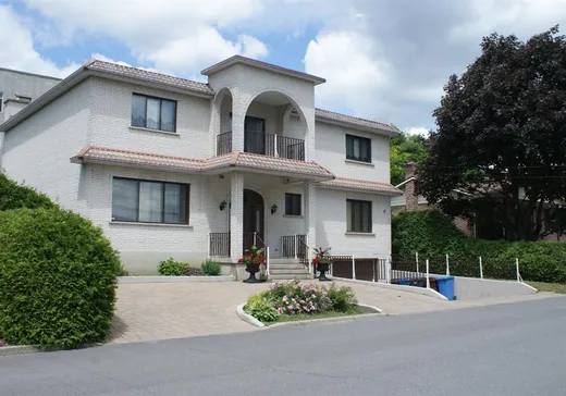 Two or more stories for sale - 44 Rue Bourassa, Granby, J2G6N2