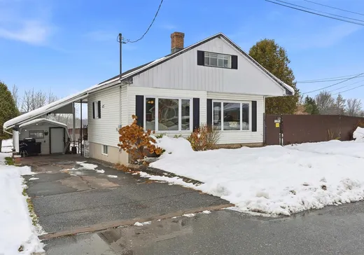 Maison à étages à vendre - 76 Rue des Écoles, St-Leonard-D'Aston, J0C1M0