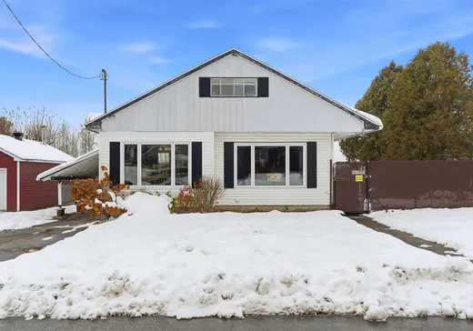 Maison à vendre - 76 Rue des Écoles, St-Leonard-D'Aston, J0C 1M0