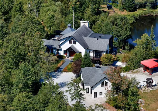 Maison à vendre - 8 Chemin ROBERT-SAVOIE, St-Etienne-De-Bolton, J0E 2E0