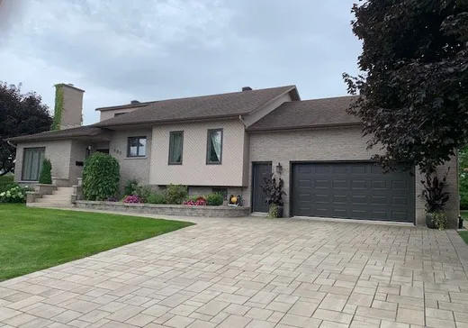 House for sale - 803 Rue Denis, Louiseville, J5V 2X8