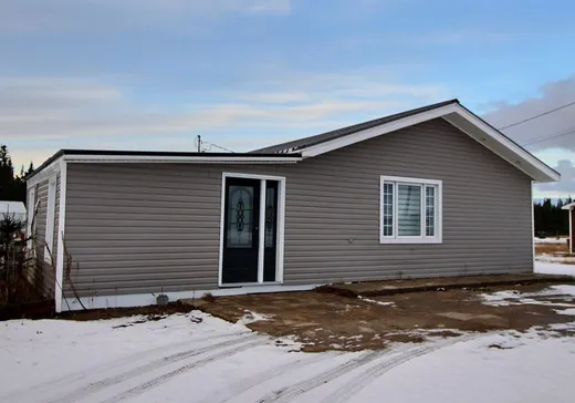 Two or more stories for sale - 986 Ch. du Roi, Moisie, G0G2N0