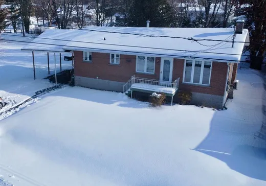 Bungalow à vendre - 457 Rue Pie-X, Drummondville, J2A1Y2