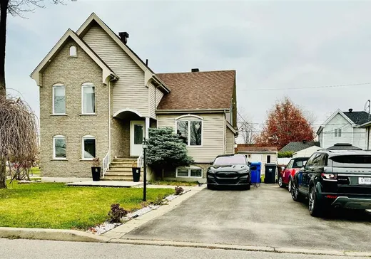 Two or more stories for sale - 11 Rue des Colibris, Vaudreuil-Dorion, J7V9N2