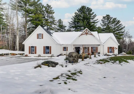 Two or more stories for sale - 9 Rue du Parcours, Lac-Brome, J0E1R0