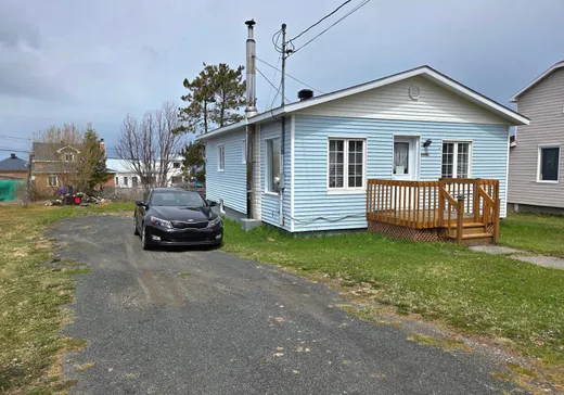 Maison à étages à vendre - 117 Rue du Rosaire, Grosses-Roches, G0J1K0