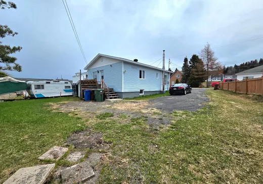 House for sale - 117 Rue du Rosaire, Grosses-Roches, G0J 1K0