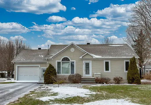 Two or more stories for sale - 21 Rue Richardson, Warwick, J0A1M0