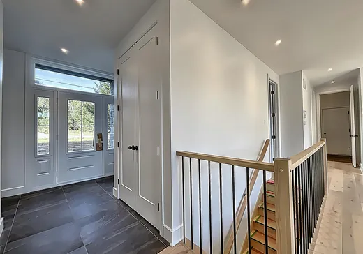 Maison à vendre - 1608 Ch. des Achillées, Saint-Sauveur, J0R 1K0