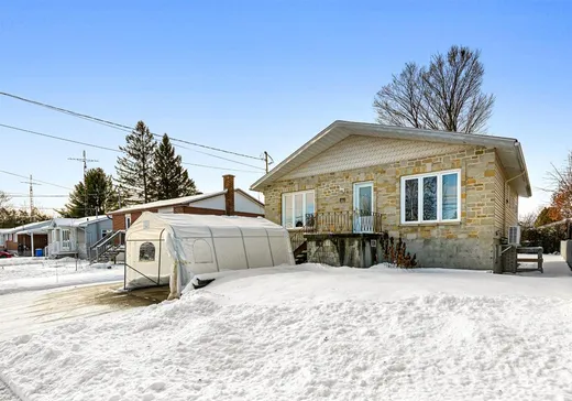 Maison à vendre - 328 Rue Fern, Lachute, J8H 2A5