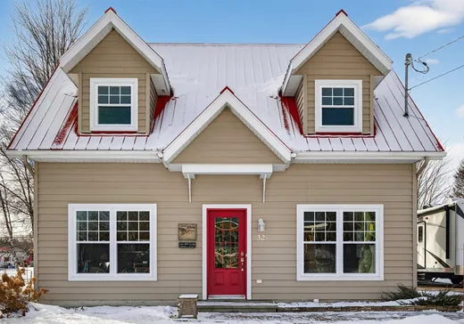 Bungalow for sale - 32 Allée du Centre, Drummondville, J2A0C3