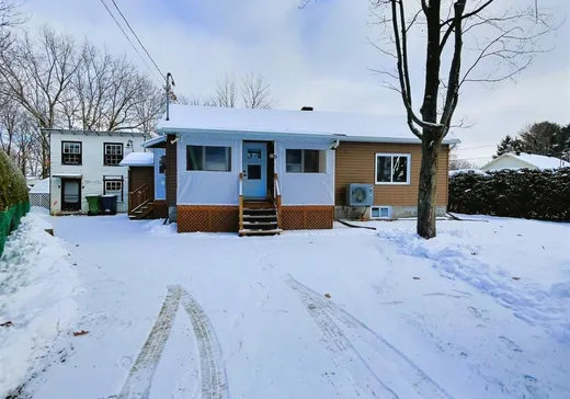 Bungalow for sale - 9 3 avenue, Victoriaville, G6T1M5