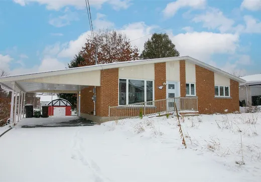 Bungalow for sale - 210 Rue Martel, Asbestos, J1T2K6