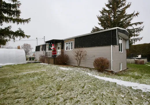 Maison à vendre - 3010 Rue des Seigneurs E., Saint-Hyacinthe, J2R 1Z3