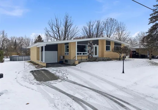 Maison à vendre - 1529 Rue Beaugrand, Acton Vale, J0H 1A0