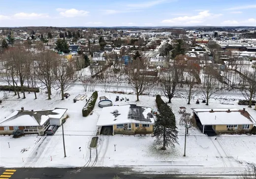 Maison à vendre - 1529 Rue Beaugrand, Acton Vale, J0H 1A0