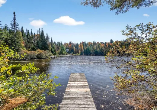 Two or more stories for sale - 420 Ch. du Lac-Cornu, St-Adolphe d'Howard, J0T2B0