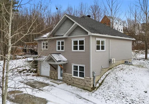 Bungalow for sale - 332 Rue Rolland-Dion, Magog, J1X7T5