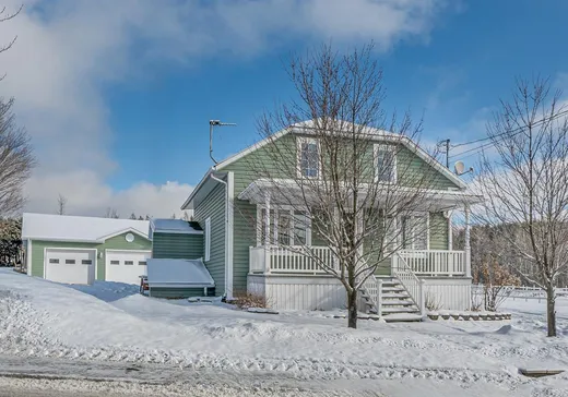 Two or more stories for sale - 130 Rue Principale (Courcelles), Courcelles, G0M1C0