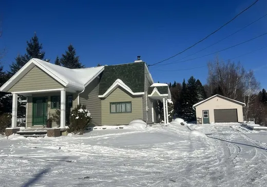 Two or more stories for sale - 1334 Route 277, Lac-Etchemin, G0R1S0