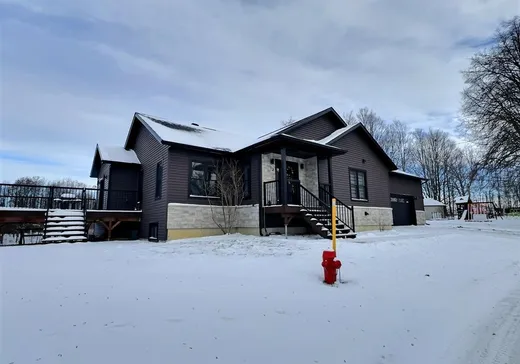 Maison à vendre - 13 Rue Stevens, Stanstead, J0B 3E2