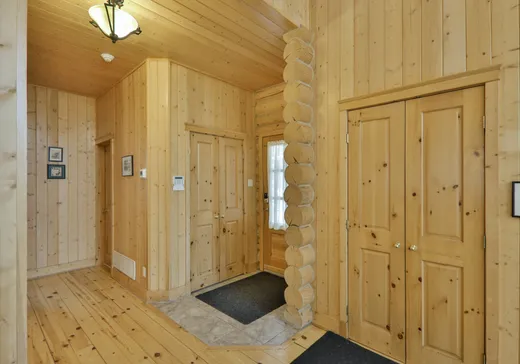 Maison à vendre - 12 Ch. du Merle, Saint-Sauveur, J0R 1A0