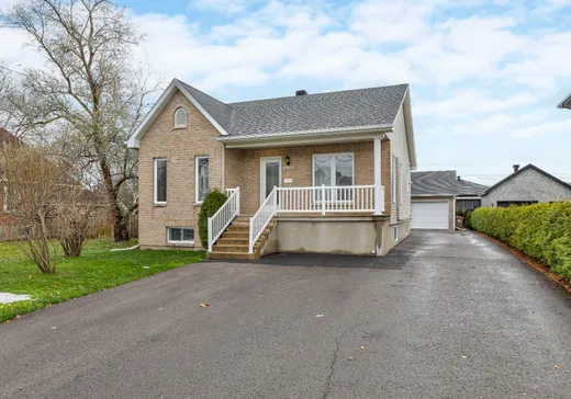 Maison à étages à vendre - 2969 Rue Lareau, Carignan, J3L0J3