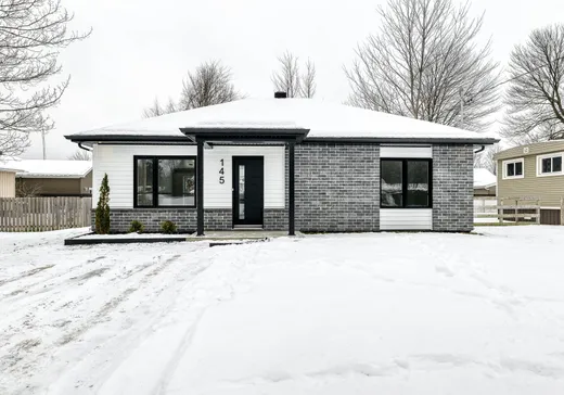 Two or more stories for sale - 145 Rue St-Laurent, Lavaltrie, J5T2X3