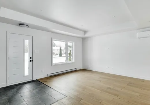 House for sale - 145 Rue St-Laurent, Lavaltrie, J5T 2X3