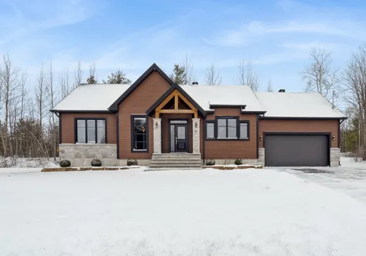 Two or more stories for sale - 25 Rue des Pins, Rivière-Beaudette, J0P1R0