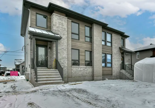 Two or more stories for sale - 465 Rue du Muscat, Sainte-Marthe-sur-le-Lac, J0N1P0