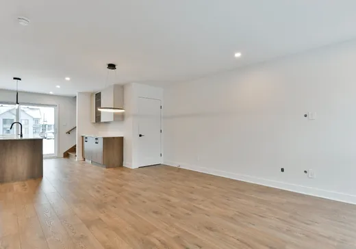 House for sale - 465 Rue du Muscat, Sainte-Marthe-sur-le-Lac, J0N 1P0