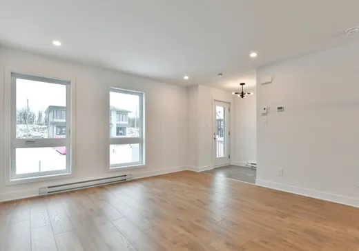 House for sale - 465 Rue du Muscat, Sainte-Marthe-sur-le-Lac, J0N 1P0