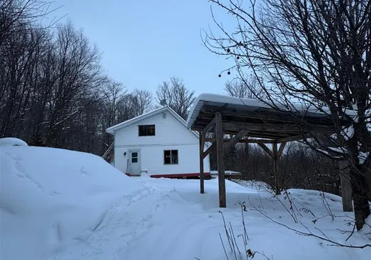 Two or more stories for sale - 99 Ch. Corrine, Notre-Dame-Des-Boies, J0B2E0